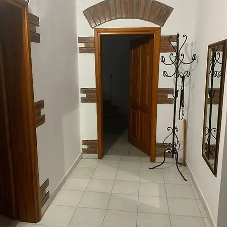 Center Apartment *